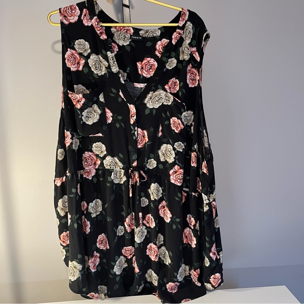 Torrid Rose Sleeveless Shirt, Size 4(X)